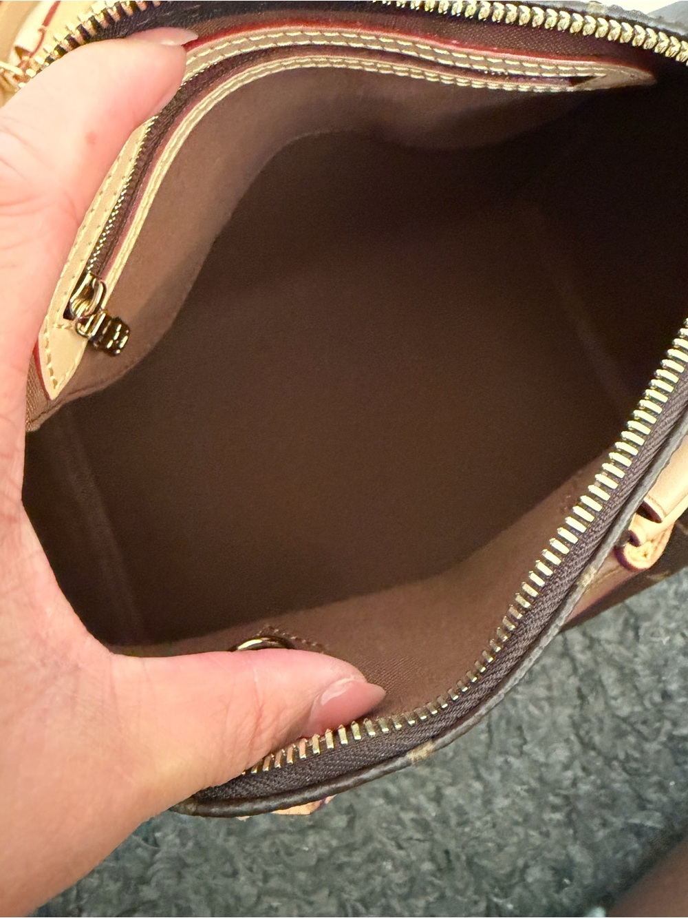 Louis Vuitton Speedy Bandouliere 25 Bag - Picture 9 of 16